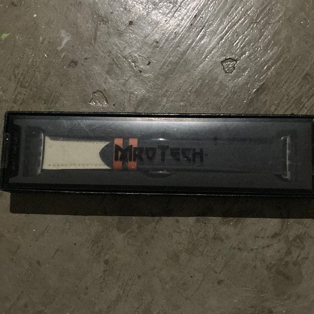 Smartphone leather wrist band